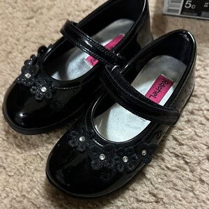 Rachel Kids Shiny Black Dress Shoes with Floral Detail